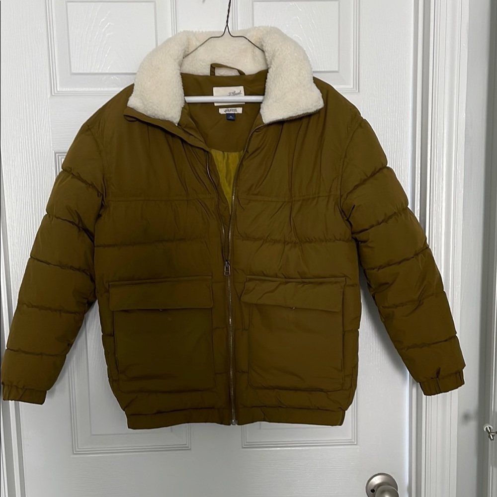 Universal Thread Olive Green Puffer Jacket with Sherpa Collar and Quilted Design